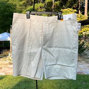 DAKS LONDON Men’s dress shorts NWT purchased from Trimingham’s Bermuda